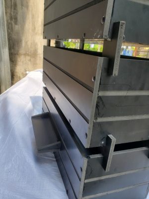 Baki composite đen giúp lọc nước hiệu quả cho hồ cá Koi